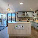 Дом отдыха Exclusive Oceanfront With Pool & Golf Views Сан Мигель