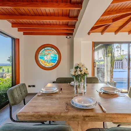 Oceanfront - Amarilla Breeze