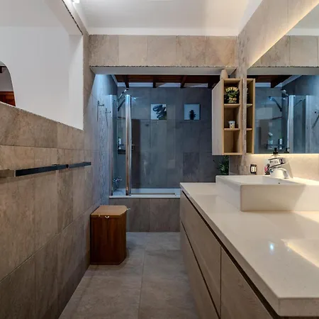 Oceanfront - Amarilla Breeze Ferienhaus *