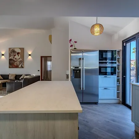 Oceanfront - Amarilla Breeze Semesterbostad