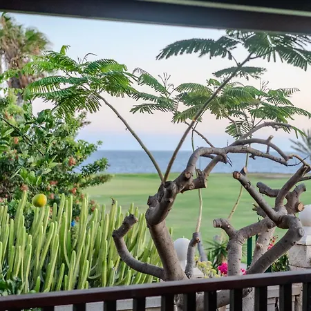 Oceanfront - Amarilla Breeze Ferienhaus *