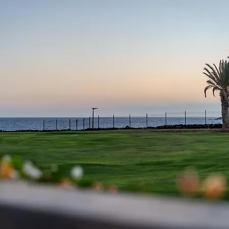 Oceanfront - Amarilla Breeze Semesterbostad *