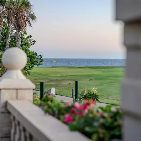 Oceanfront - Amarilla Breeze Ferienhaus *