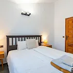 Exclusive Oceanfront With Pool & Golf Views Nyaraló
