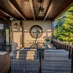 Exclusive Oceanfront With Pool & Golf Views *