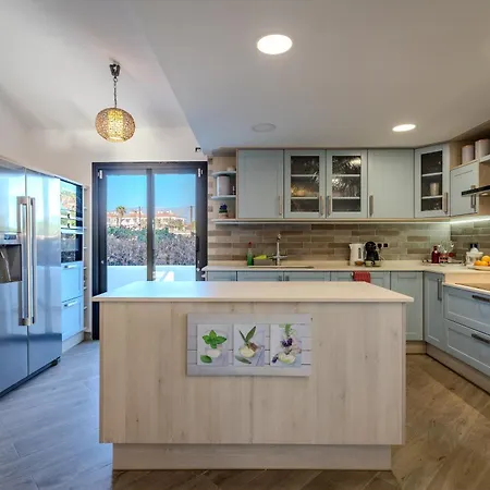 Semesterbostad Exclusive Oceanfront With Pool & Golf Views San Miguel de Abona