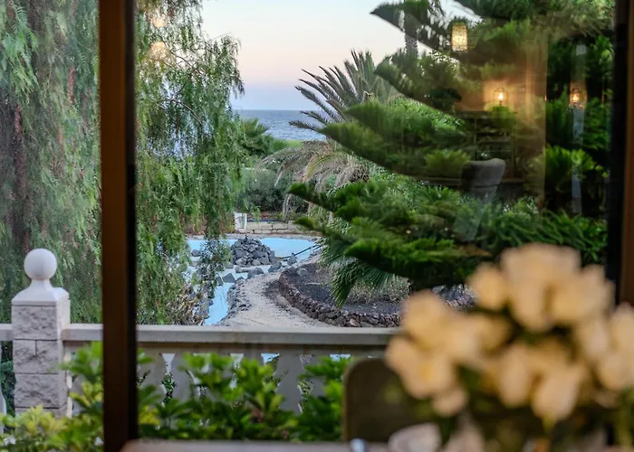 Oceanfront - Amarilla Breeze *