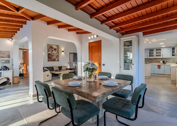 Oceanfront - Amarilla Breeze *